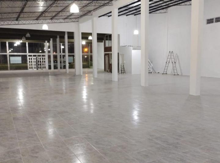 Local comercial · 600m² · 1 Ambiente · 2 Cocheras