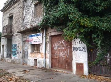 PH · 265m² · 12 Ambientes · 1 Cochera · Dos Propiedades en PH a 50 m de Estacion - Adrogue