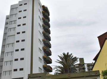 Departamento de 3 ambientes, Villa Gesell · Impecable Dpto. 3 Amb. C/ Cochera