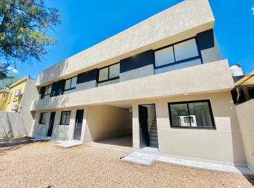 Casa · 85m² · 3 Ambientes · 1 Cochera · Dúplex 3 y 4 Ambientes a Estrenar + Apto Crédito – Hurlingham