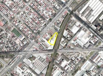 Bodega-Galpón , Pompeya · Venta Galpón en Pompeya de 1900 m²