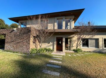 Casa · 382m² · 4 Ambientes · 2 Cocheras · Venta Casa Bella Vista
