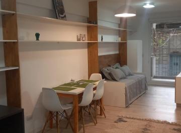 Departamento de 2 ambientes, Almagro · Hermoso Dos Ambientes con Patio y Balcon en Alquiler Temporario Sin Garantia.