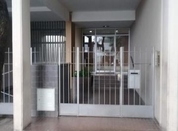 Departamento · 65m² · 3 Ambientes · Alquiler 2 Dorm., Luminoso