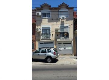 Casa · 95m² · 4 Ambientes · 1 Cochera · Triplex en Venta en Villa Sarmiento