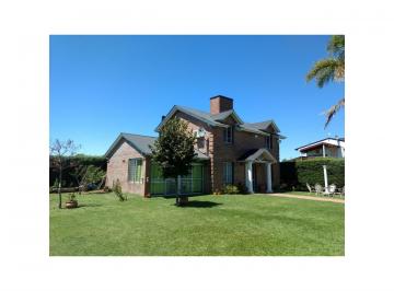 Casa · 150m² · 3 Ambientes · Calchaquies 1554