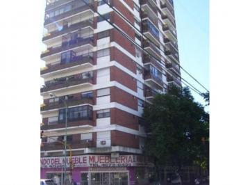 Local comercial · 500m² · Local en Esquina de 500 m² Sobre Av Rivadavia