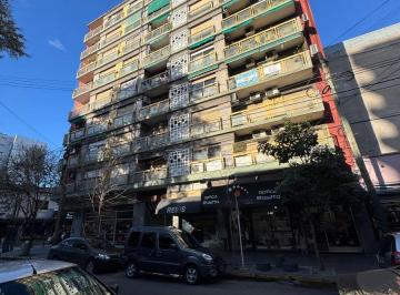 Departamento en Alquiler de 2 ambientes Lanús · Alquiler Buen Dto. de 2 Amb. Al Fte. C/balcon - Inmejorable Ubicación, a Cdra. de La Estación - Lanusita