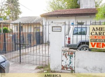 Casa · 110m² · 4 Ambientes · 1 Cochera · Casa Quinta en Venta Moreno