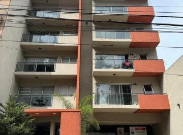 Departamento de 2 ambientes, Tres de Febrero · Excelente Dpto 2 Amb Fte. a Estacion con Piscina