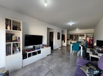 Departamento de 2 ambientes, Tres de Febrero · Excelente Dpto 2 Amb Fte. a Estacion con Piscina