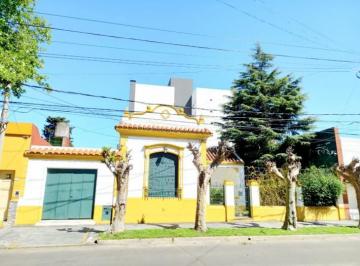 Casa · 250m² · 4 Ambientes · 3 Cocheras · Casa Quinta en Venta en Ciudadela