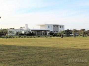 Casa · 50000m² · 6 Ambientes · 4 Cocheras · Campo en José Ignacio