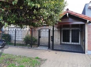 Casa · 112m² · 3 Ambientes · 2 Cocheras · Casa - Banfield