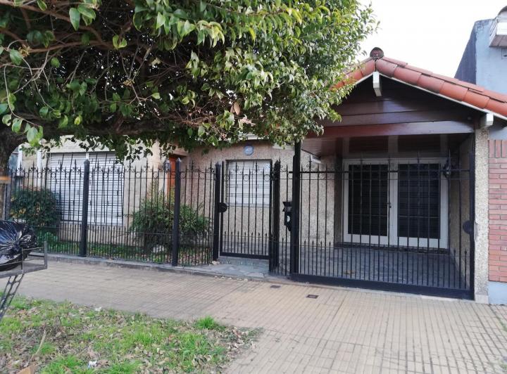 Casa · 112m² · 3 Ambientes · 2 Cocheras