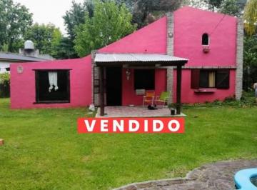 Quinta vacacional · 100m² · 4 Ambientes · 1 Cochera · Casa Quinta, en Parque Jularo. Apto Credito!