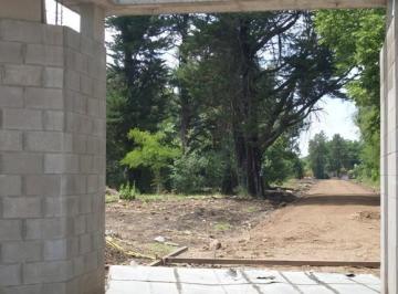 Terreno , La Plata · Venta 44 y 162 en Barrio Cerrado Lote de 11.90 X 35 Salida a Av 44 -