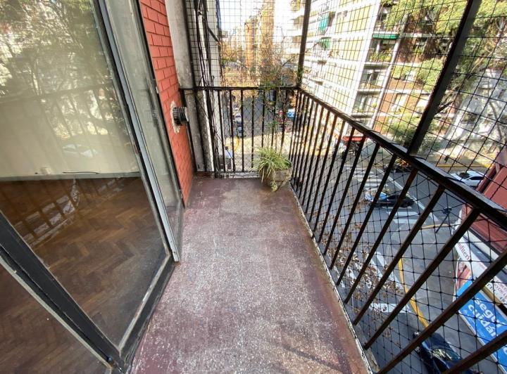 Espléndido Ambiente Al Frente con Balcón a m Av Santa Fé