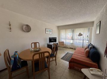 Foto1 · Apto de 1 Dormitorio Muy Bien Ubicado en Peninsula con Servicio de Playa.