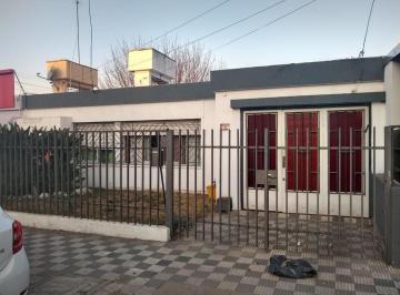 Casa · 130ha · 5 Ambientes · Casa en Venta de Tres Dorm. Sobre Maestro Vidal 1100