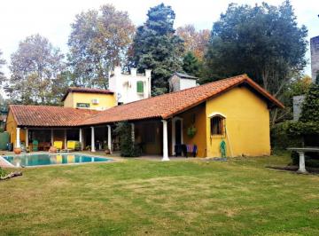 Casa · 341m² · 4 Ambientes · Casa - Barrio Parque Leloir