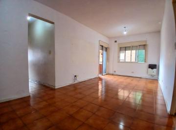Departamento de 4 ambientes, General San Martín · Venta - Dpto. 4 Amb. C/balcon - Guemes 2281 - San Martin.