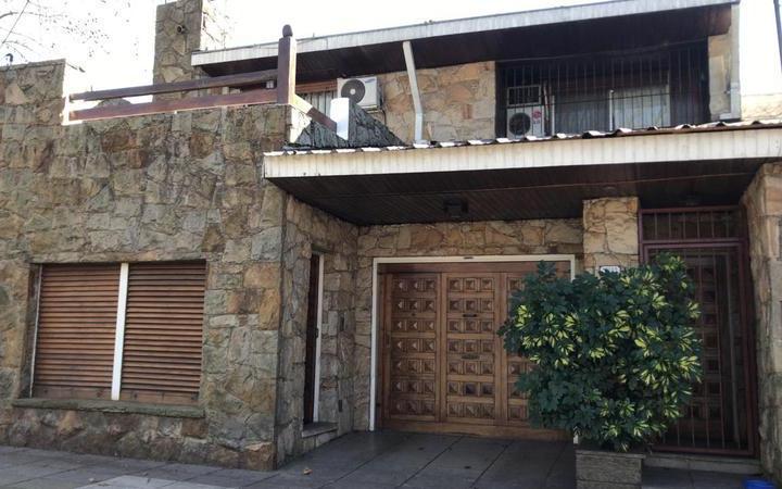 Terreno · 349m² · 4 Dormitorios · 2 Cocheras