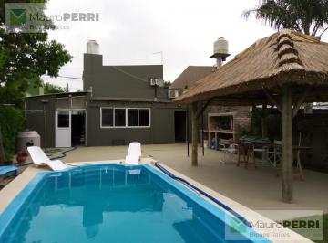 Casa · 130m² · 6 Ambientes · 2 Cocheras · Casa - Villa Montoro