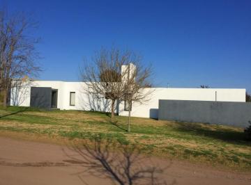 Foto · Casa en Venta en Causana, Barrio Cerrado