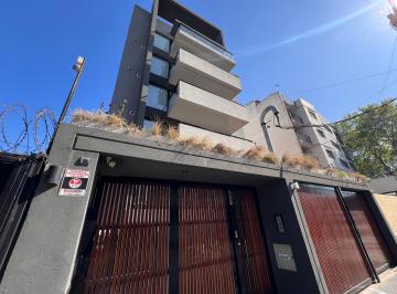 Departamento de 2 ambientes, Morón · Semipiso de 2 Ambientes de Categoria con Cochera // Esmeralda 425
