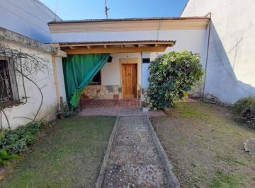 Casa · 160m² · 3 Ambientes · 1 Cochera · Casa Para 2 Familias en Venta en Castelar Sur