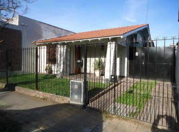 Casa · 120m² · 4 Ambientes · 1 Cochera · Chalet en Venta Cond en Ituzaingo Norte
