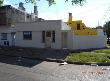 Casa · 70m² · 4 Ambientes · 1 Cochera · Varela 3433 Consultar Precio