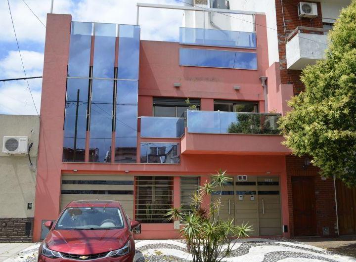 Casa · 304m² · 4 Ambientes · 1 Cochera