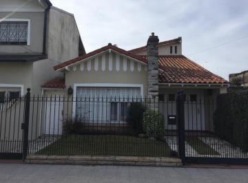 Casa · 174m² · 4 Ambientes · 1 Cochera · Casa - Lomas de Zamora Oeste