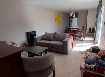 Casa de 6 ambientes, Guaymallén · Barrio Unimev