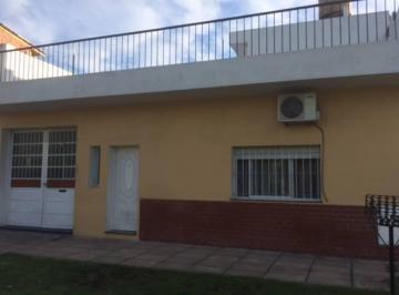 Casa de 3 ambientes, La Matanza · Casa 3 Amb. con Cochera Pasante y Galpon Al Fondo