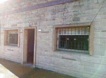 Frente · A418 V. Luzuriaga Alquiler Casa 3a. Gtia. Propietaria Caucion o Recibos de Sueldo