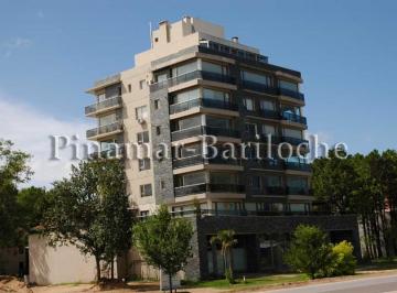 Departamento de 3 ambientes, Pinamar · Pinamar Semipiso en Alquiler Zona Centro con Pileta Propia - 939