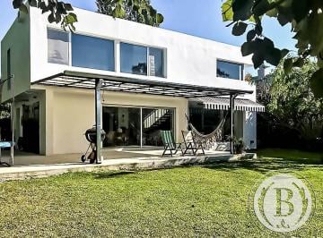 Casa de 4 ambientes, Tigre · Bustamante Prop Santa Catalina 10077 Casa Venta Villanueva Tigre