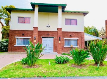 Casa de 8 ambientes, Pilar · Hermosa Casa de 2 Plantas en Venta. Campo Chico Country Club. Pilar. Apto Blanqueo