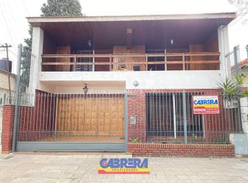 Casa · 226m² · 3 Ambientes · 1 Cochera · Casa - Banfield Este