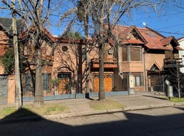 Casa · 165m² · 5 Ambientes · 3 Cocheras · Chalet 5 Amb en Lo Mejor de Haedo Chico!.