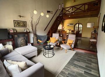 Casa de 4 ambientes, Lomas de Zamora · Excelente Chalet en Muy Buena Ubicación, Edificado Sobre un Lote de 11x20.