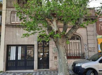 Casa · 190m² · 4 Ambientes · 1 Cochera · Casa - Lomas de Zamora Este