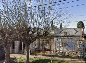 Casa · 100m² · 3 Ambientes · 2 Cocheras · El Palomar: Casa en Terreno Propio Al Frente Casa de 3 Ambientes con Garage F: 7414