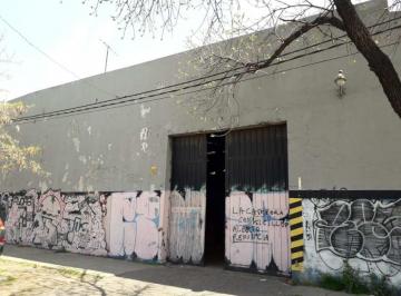 Bodega-Galpón · 1038m² · 1 Cochera · Galpon en Venta en Moron Norte