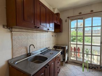 Departamento · 35m² · 2 Ambientes · Dpto 2 Ambientes Al Frente en 2do Piso por Escalera.