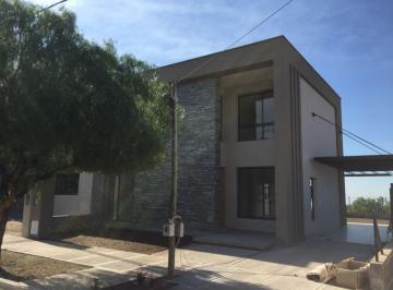 Casa de 4 ambientes, Ciudad de Mendoza · Casa - Mendoza, Barrio Dalvian,3 Dorm, 3 Baños, Jardín, Cochera