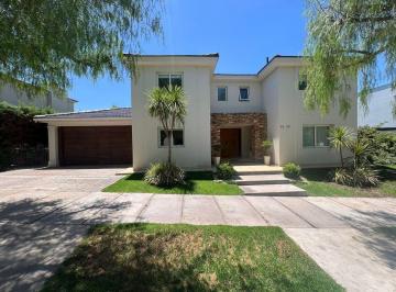 Casa de 5 ambientes, Ciudad de Mendoza · Casa - Mendoza